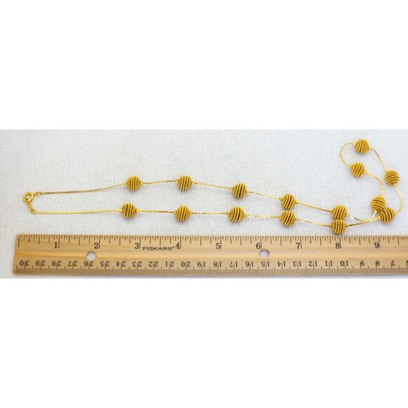 24 inch, Vintage Gold Tone Spiral Beehive Necklace - G1 - Picture 3 of 3